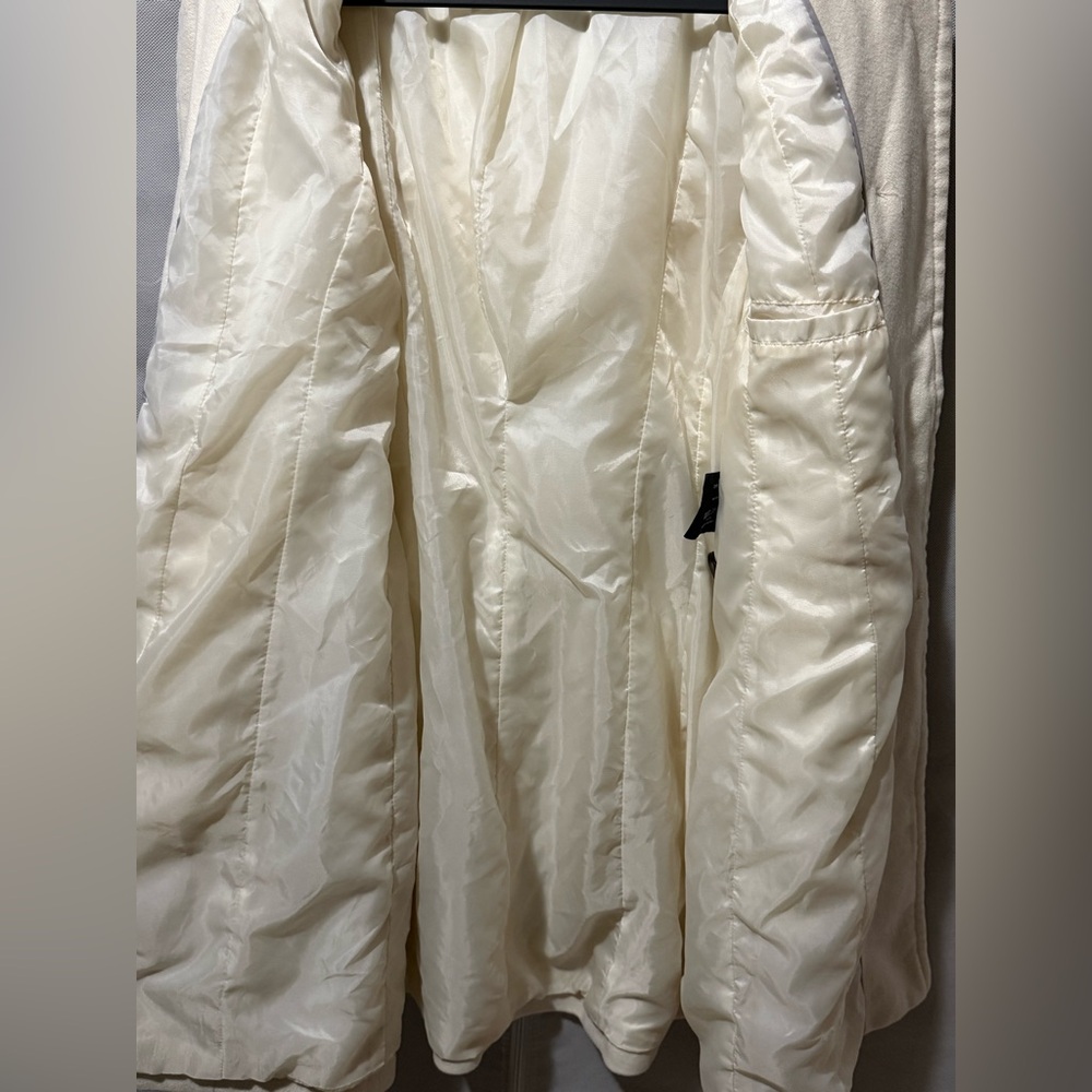 Donatella Cream Coat Size L - Small Snag - Picture 8 of 12